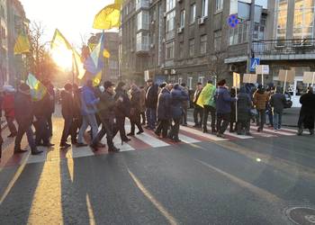 Протести проти продажу землі: Аграрії перекрили вулицю Грушевського у Києві