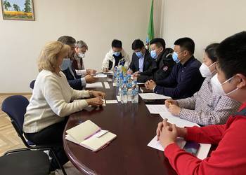 Геннадій Новіков провів зустріч з керівниками Китайської торговельної асоціації
