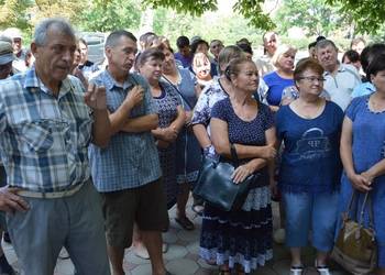 В Кілійській громаді СБУ оголосила загарбниками сільських жителів, які без проблем 30 років обробляли свої ділянки, і заарештувала їх землі і урожай: люди готові бунтувати